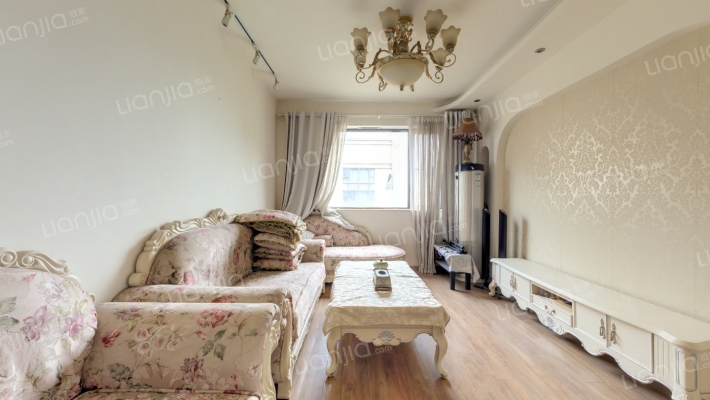 保利中心二手房实景图