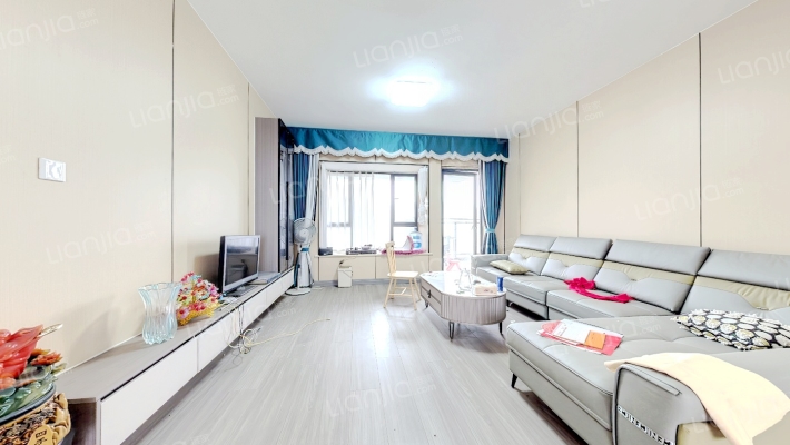 保利公园198玫瑰郡二手房实景图