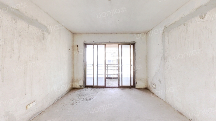 东湾桃花苑二手房实景图