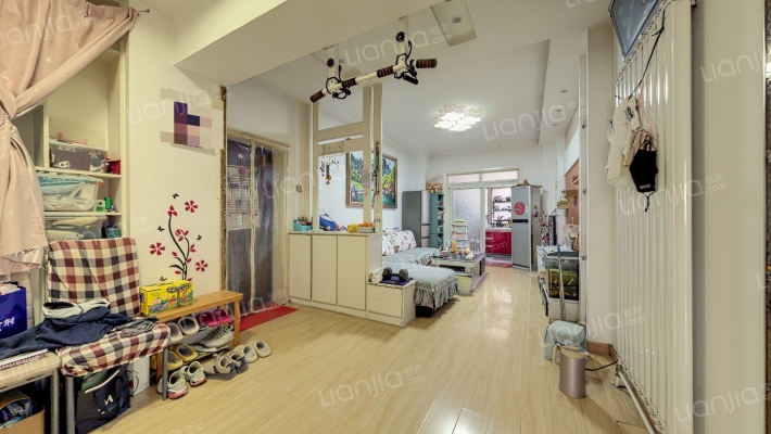 卧龙巷四号院二手房实景图