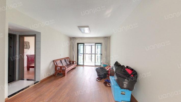 普罗旺斯小镇二手房实景图