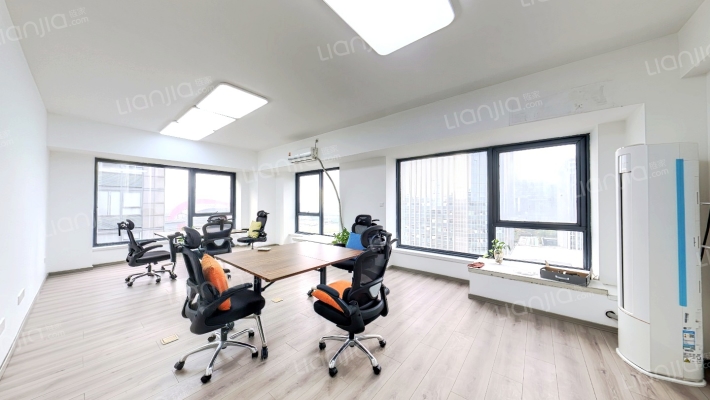 宋都奥体名座二手房实景图