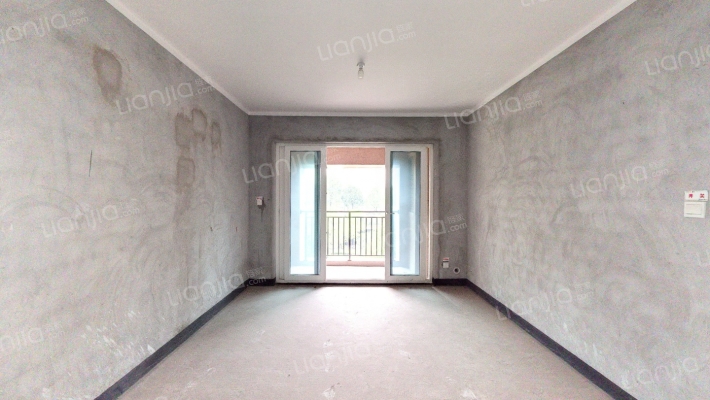 融创春晖十里岚峰庭二手房实景图