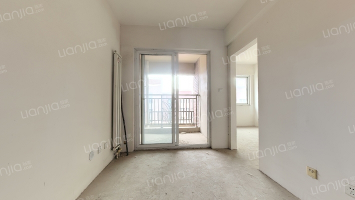 保利海上五月花玫瑰园二手房实景图