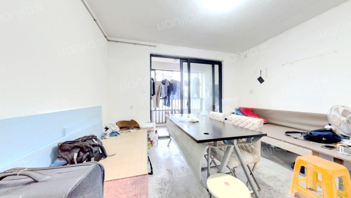 佘北家园茸达苑二手房实景图