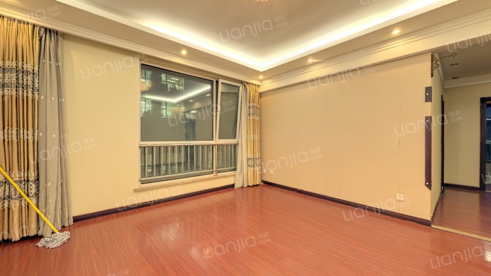 鸿泰大厦二手房实景图