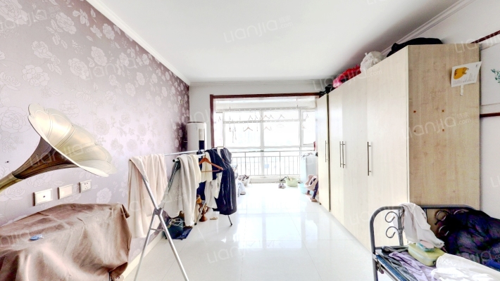 天滋嘉鲤南区二手房实景图