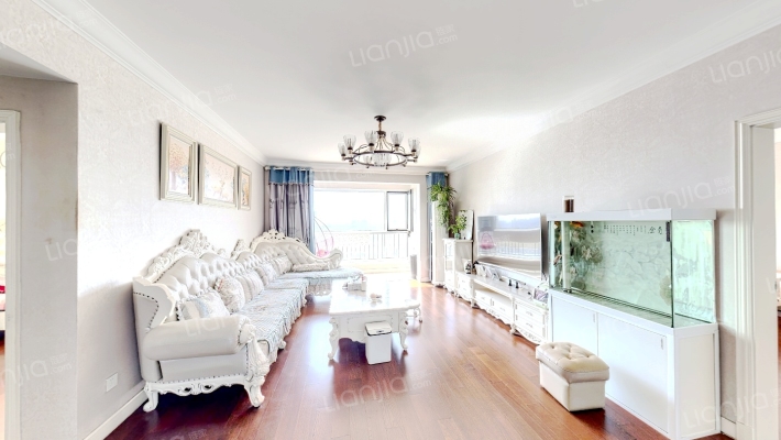 鼎峰北欧阳光二手房实景图