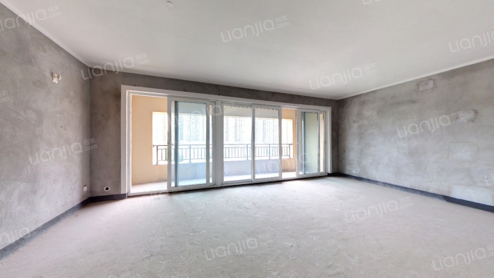 融创春晖十里雍江府二手房实景图