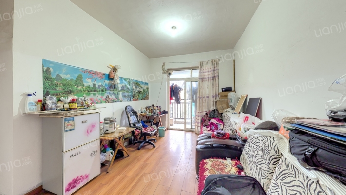 香颂苑小区二手房实景图