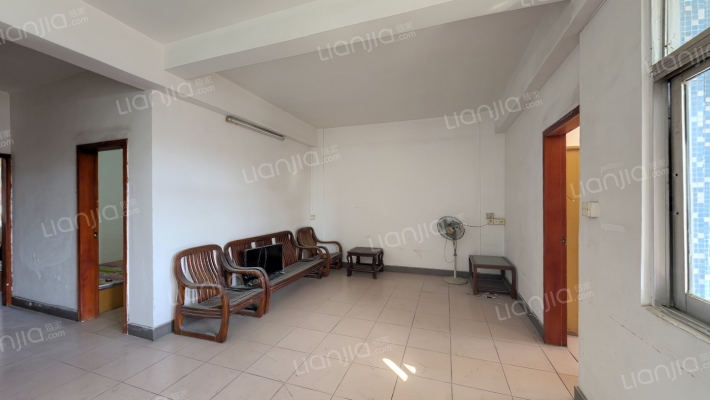 东莞市第一教师村二手房实景图