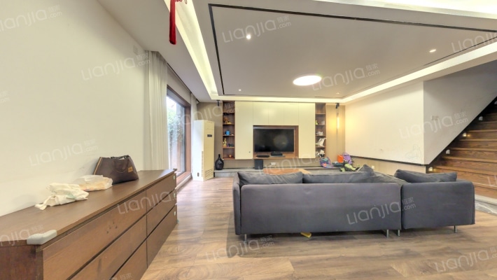 在水一方花园二手房实景图