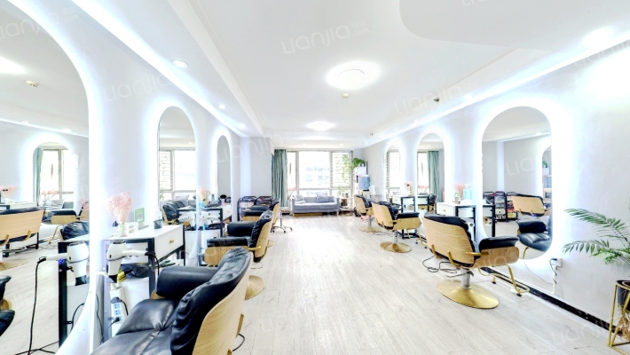 雅地天际二手房实景图