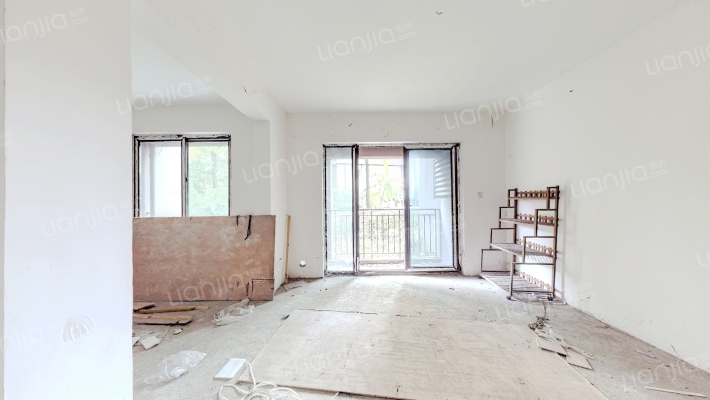 城海滨江春城二手房实景图