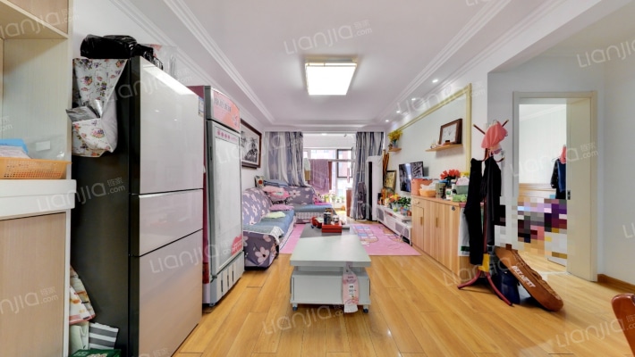 青特小镇A区二手房实景图