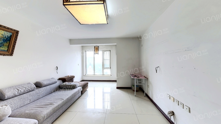 亚泰国际花园二手房实景图