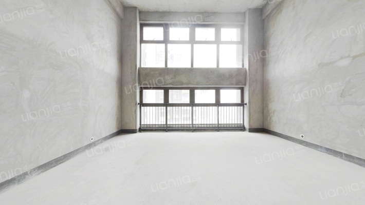 融创中央广场二手房实景图