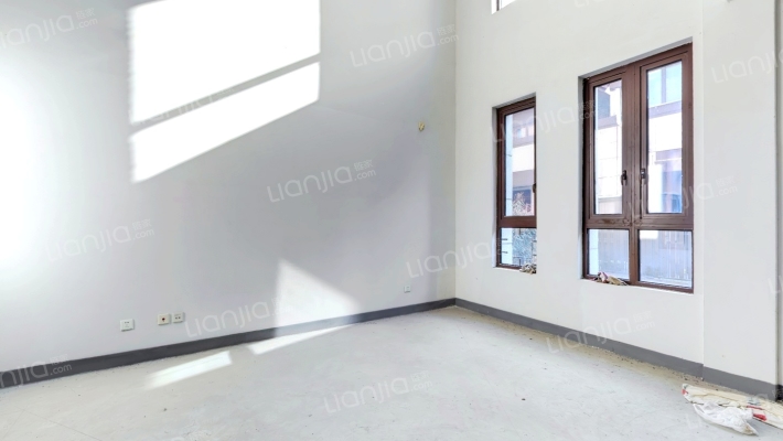 鸿玺郡(北区)(别墅)二手房实景图