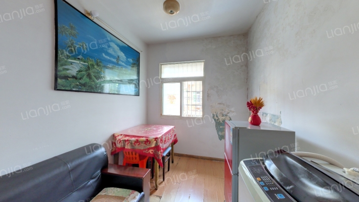 鸿雁摩托车宿舍二手房实景图