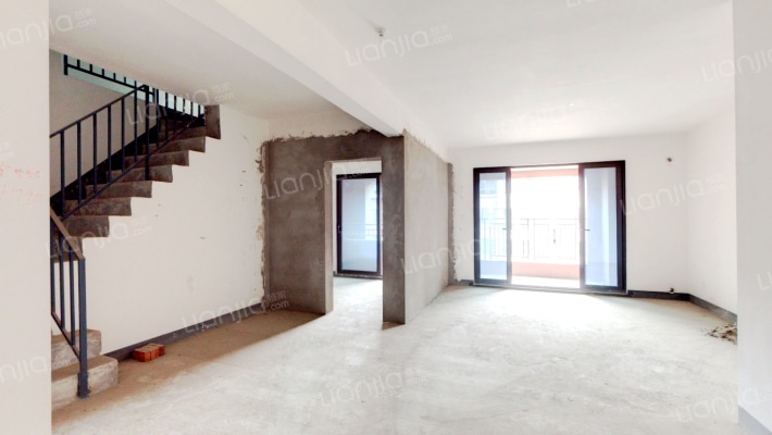 公园大道上东汇北区二组团二手房实景图