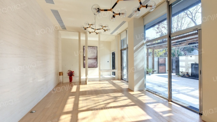 裕沁湖畔庭西区二手房实景图