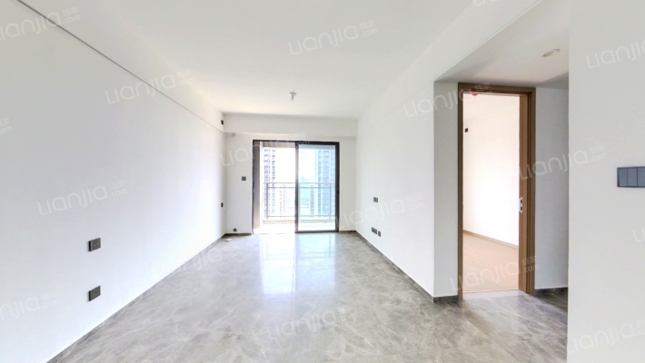 卓越旭辉江屿海二手房实景图