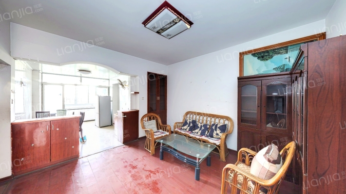 梅峰井边新村二手房实景图