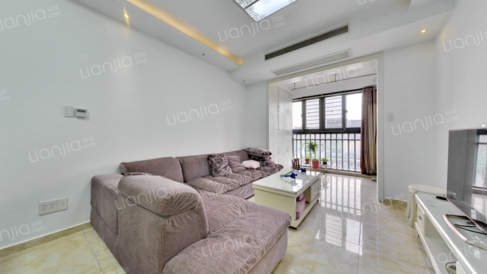 克拉公寓二手房实景图