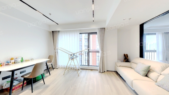 华润置地中心二手房实景图