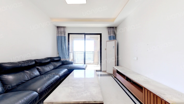 卓越蔚蓝岸二手房实景图