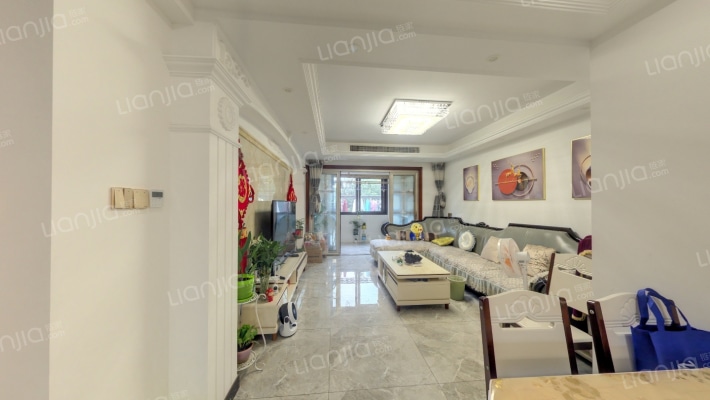 维拉小镇悦山湖东区二手房实景图