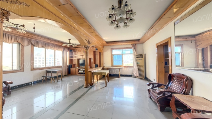 长堎镇解放路二手房实景图