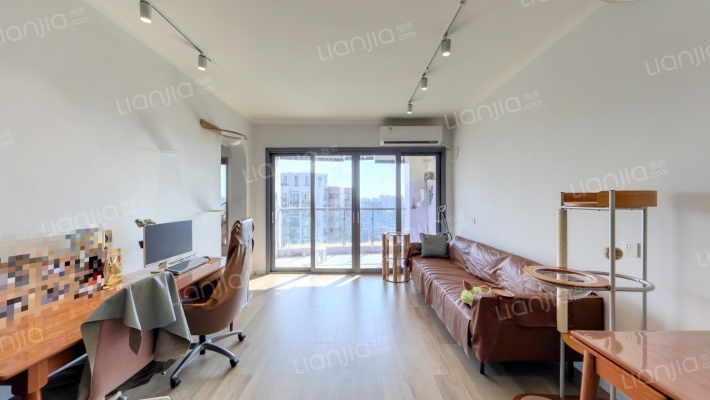 自由心岸二手房实景图