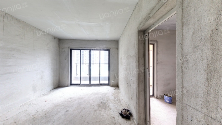 世茂望樾二手房实景图