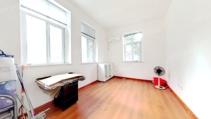 黄县路二手房实景图