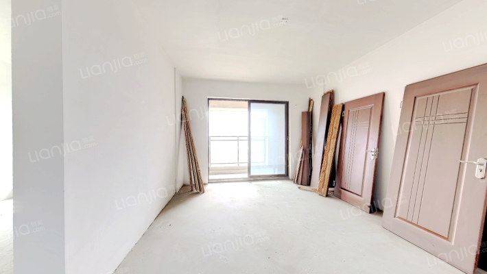 巴黎春天二手房实景图