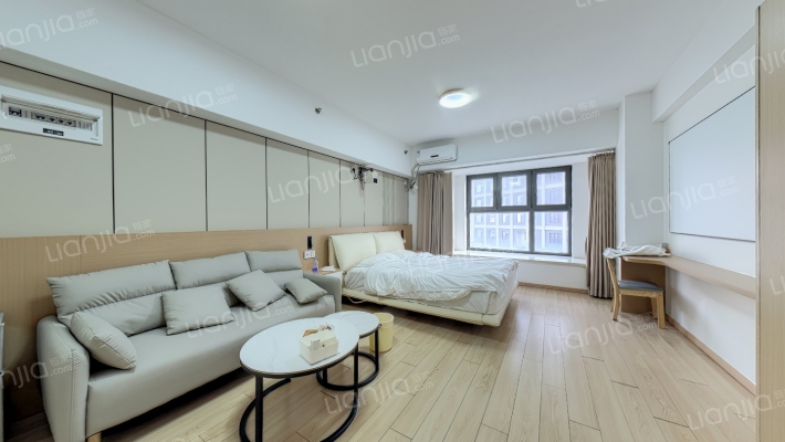 万科星空二手房实景图