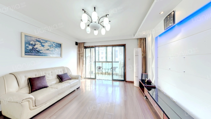 龙柏香榭苑二手房实景图