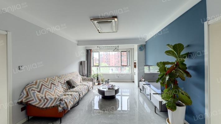 中昂安纳西小镇二手房实景图