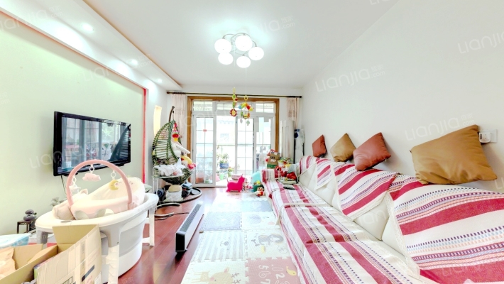 宝莲湖景园二手房实景图