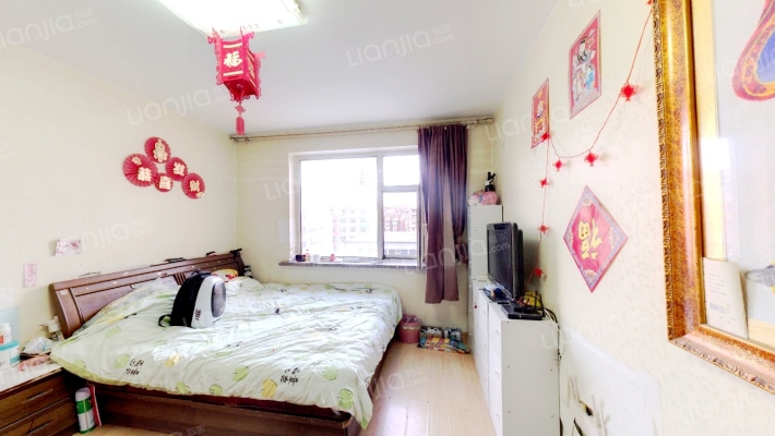 轻铁湖光花园二期二手房实景图