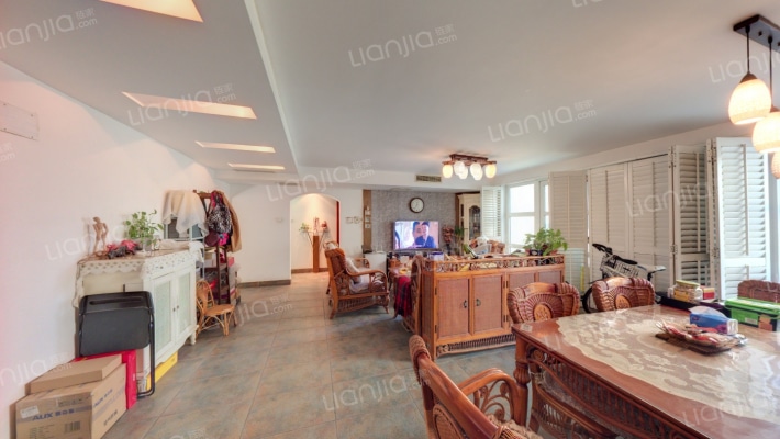 风格雅园二手房实景图