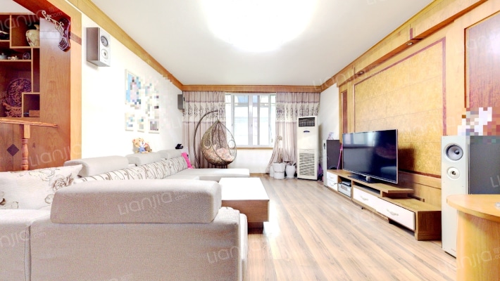 体育广场A区二手房实景图