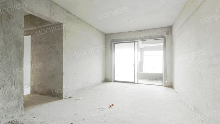 DADA的草地二手房实景图