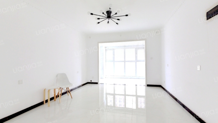 国瑞城爵仕苑二手房实景图