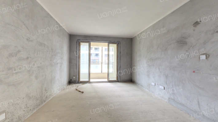 中国摩四期春藤佳苑二手房实景图