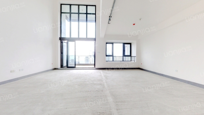 蔚蓝阁B区二手房实景图