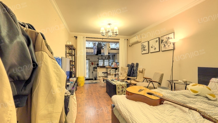 江苏北路105弄二手房实景图