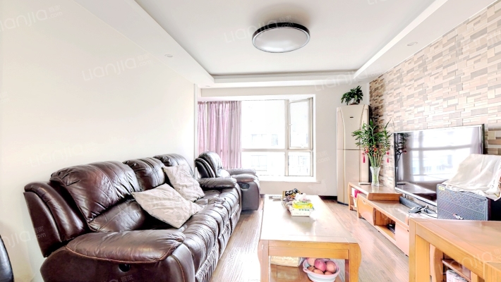 嘉秀新苑二手房实景图