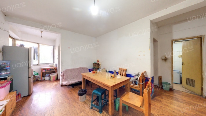 金鹏街271号二手房实景图